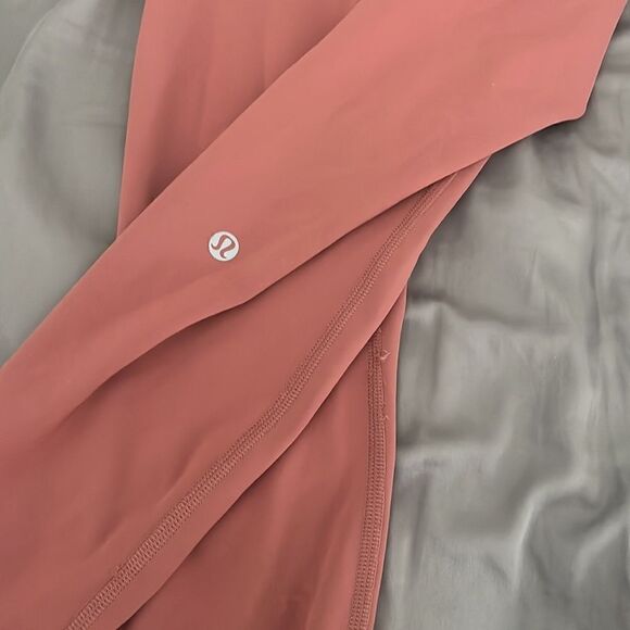 Lululemon 7/8 training leggings with pockets sz 4 EUC - Picture 2 of 3